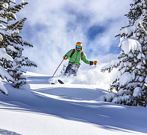 ¿Qué llevar para ir a esquiar por el día?
