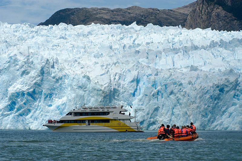 nave catamaranes del sur